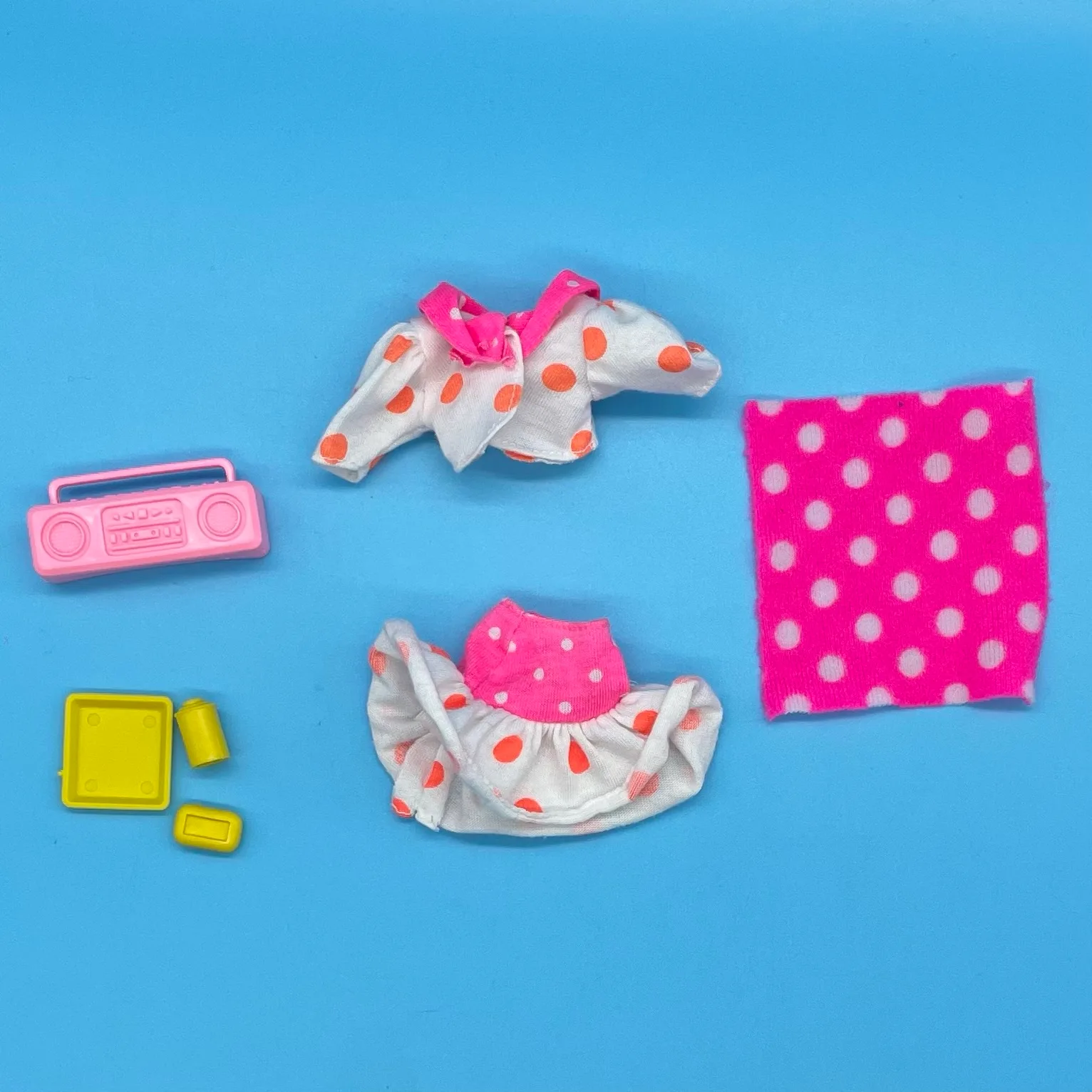 Barbie - Babysitter Skipper Clothes and Accessories Lot from 1990